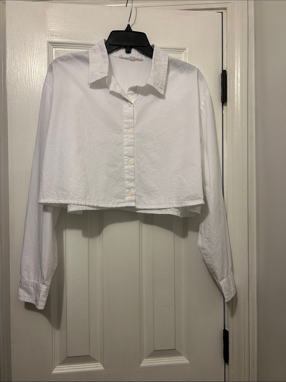 White Cropped Button-Up Long Sleeve Top
